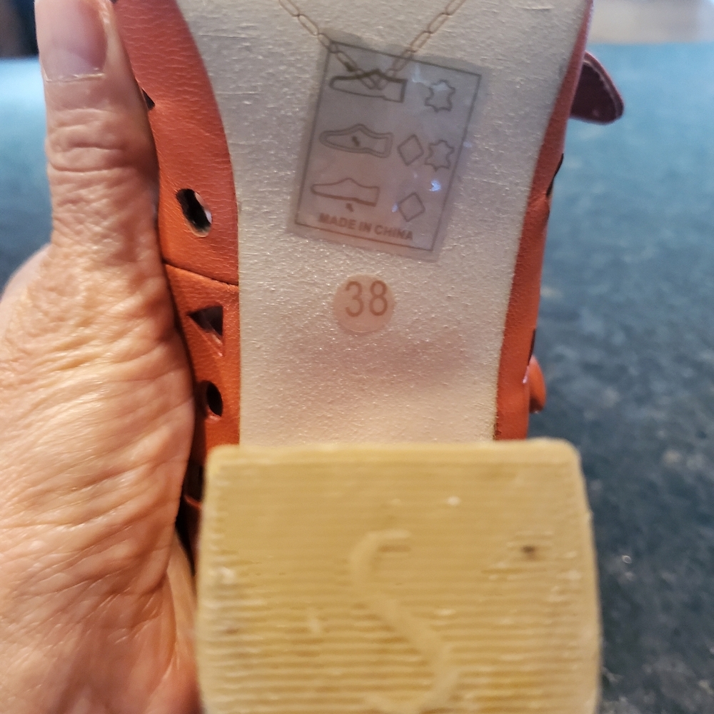 Orange pump - Picture 5 of 11
